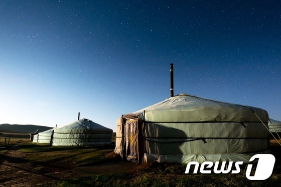 별이 쏟아지는 몽골의 밤 하늘. 참좋은여행 제공.© News1