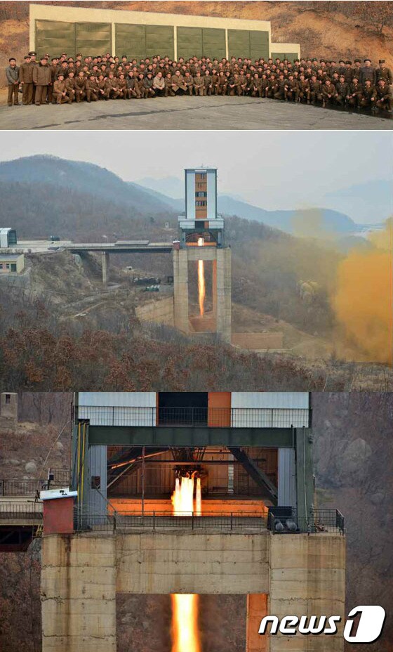 김정은 북한 노동당 위원장이 지난 3월 18일 서해위성발사장에서 신형 고출력 로켓엔진 지상분출시험을 참관했다고 노동신문이 전했다. (노동신문© News1