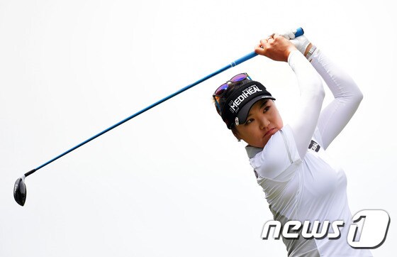 유소연(27·메디힐)이 25일(한국시간) 열린 미국여자프로골프(LPGA)투어 월마트 NW 아칸소 챔피언십(총상금 200만달러) 2라운드에서 단독 선두를 질주했다. © AFP=News1