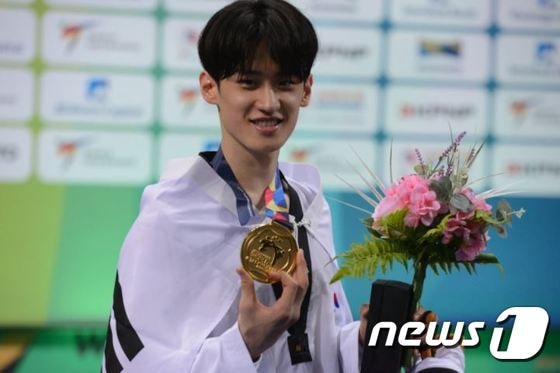 세계선수권 3번째 금메달을 획득한 이대훈. (세계태권도연맹 제공). © News1