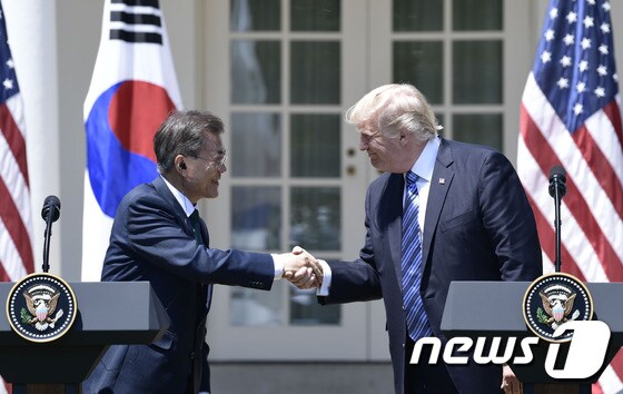 문재인 대통령과 도널드 트럼프 미국 대통령 © AFP=뉴스1