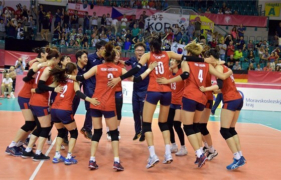 독일을 상대로 극적인 역전승을 거둔 한국 여자배구대표팀이 결승에서 폴란드를 만난다.(국제배구연맹 홈페이지)/뉴스1 DB © News1