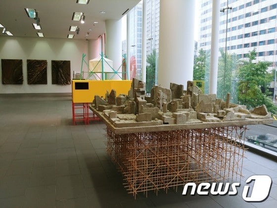 송은 수장고 2층 전시장 전경. 2017.7.28/ © News1 김아미 기자