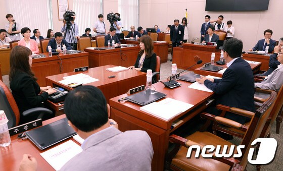 지난 17일 오전 서울 여의도 국회 법제사법위원회 회의장에서 전체회의가 진행되고 있다. /뉴스1 © News1 박정호 기자