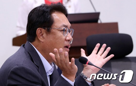 정진석 자유한국당 의원. © News1 박정호 기자