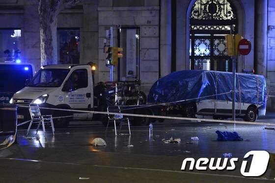 17일(현지시간) 바르셀로나 차량 돌진 테러 현장. © AFP=뉴스1