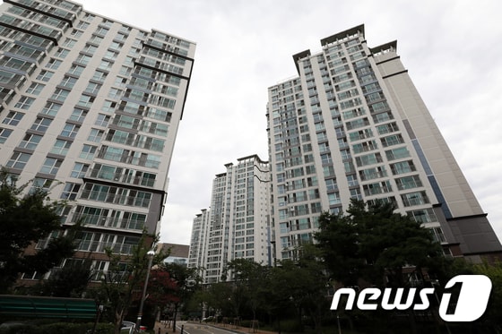 사진은 경기도 성남 판교신도시의 한 아파트 단지. 2017.8.27/뉴스1 © News1 구윤성 기자