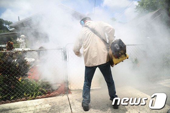 방재 작업 중인 농민. (자료사진) © AFP=뉴스1