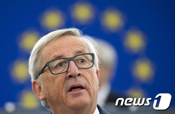 13일(현지시간) 장 클로드 융커 유럽연합(EU) 집행위원장이 프랑스 스트라스부의 유럽 의회에서 기조연설을 하고 있다. © AFP=뉴스1