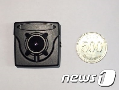 불법으로 제조된 소형 카메라.(인천경찰청 제공)/뉴스1 © News1 최태용 기자