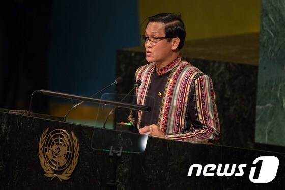 20일(현지시간) 미국 뉴욕에서 진행 중인 유엔 총회에서 헨리 밴 티오 미얀마 제2부통령이 연설을 하고 있다. © AFP=뉴스1