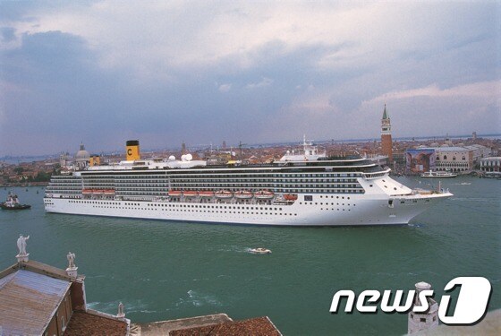 베네치아에서 출항하는 크루즈. 이라이프투어 제공.© News1