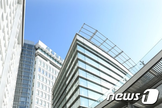 서울대병원이 신규 간호사들 첫달 월급으로 36만원을 지급한 것으로 나타났다.© News1