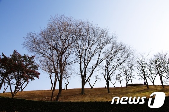 동래읍성뿌리길© News1