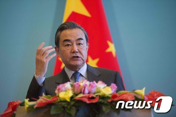 왕이 중국 외교부장 © AFP=뉴스1