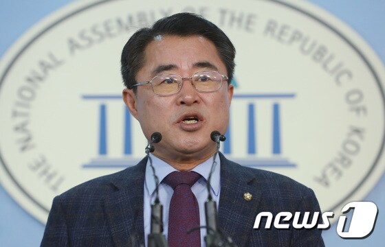 국민의당지키기운동본부 대변인인 최경환 의원.© News1 박정호 기자