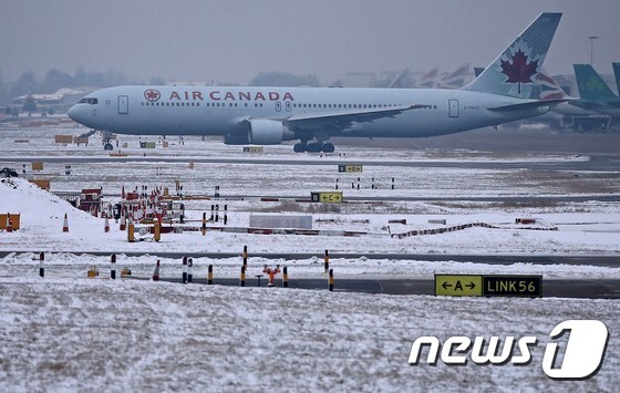 캐나다에 몰아친 한파 영향에 주요 공항에서 수백편의 항공편이 지연·취소됐다. (자료사진) © AFP=뉴스1