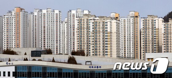세종 정부청사 인근 아파트 단지 전경© News1 장수영 기자