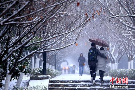 3일 중국 시안(西安)에 많은 눈이 내렸다. (중국신문망 갈무리)
