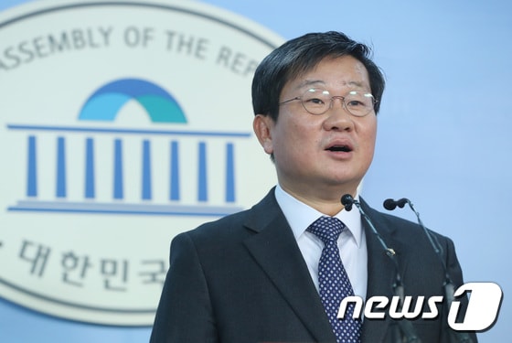 전해철 더불어민주당 의원. 2018.1.8/뉴스1 © News1 박정호 기자