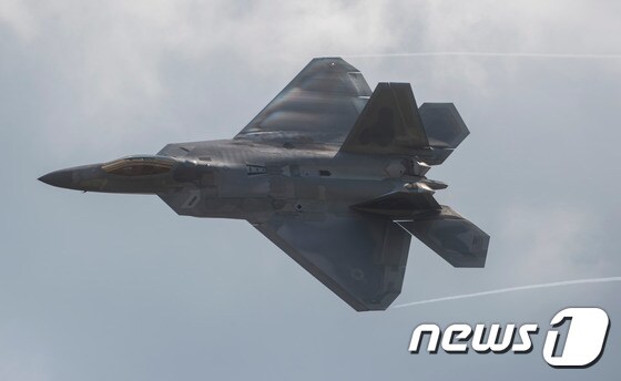 미 공군의 F-22 '랩터' 스텔스 전투기 <자료사진> © AFP=뉴스1