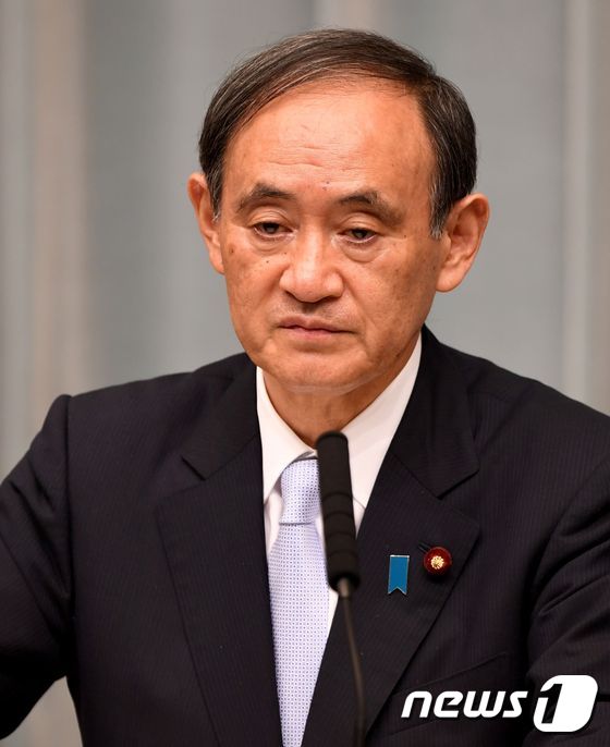 일본 정부 대변인 스가 요시히데 관방장관 © AFP=뉴스1