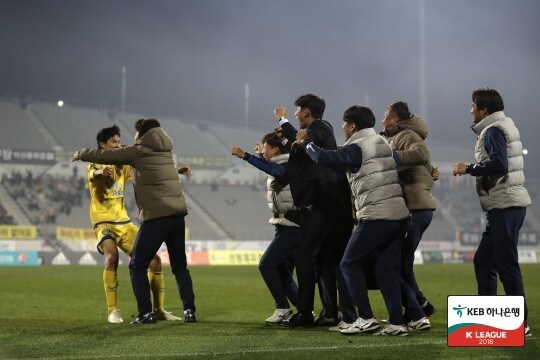 아산 무궁화가 2위 성남과의 중요한 맞대결에서 승리, K리그2 우승에 한 걸음 더 전진했다. (한국프로축구연맹 제공) © News1