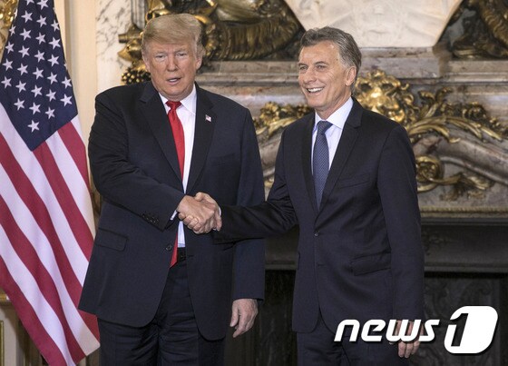 도널드 트럼프 미국 대통령(왼쪽)과 마우리시오 마크리 아르헨티나 대통령 © AFP=뉴스1 © News1 강민경 기자