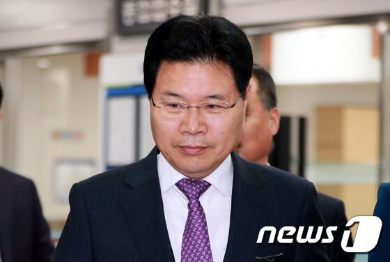 홍문종 자유한국당 의원© News1 이광호 기자