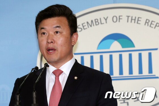 윤영석 자유한국당 수석대변인. 2018.11.5/뉴스1 © News1 민경석 기자