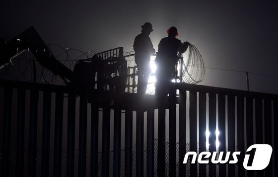 미국과 멕시코 국경을 감시하는 미 국경수비대 © AFP=뉴스1 © News1 강민경 기자