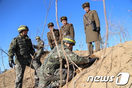 軍 "북측 GP 11개 불능화 확인…5개 일부 총안구 남아"