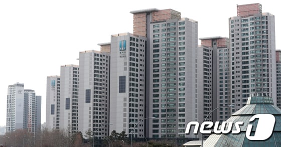 서울 서초구 반포동 래미안퍼스티지 아파트 전경.© News1 구윤성 기자