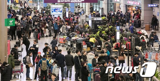 '붐비는 인천공항'