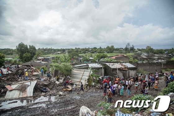 19일(현지시간) 사고가 발생한 모잠비크 수도 마푸토 외곽 훌렌 지역 쓰레기장. © AFP=뉴스1