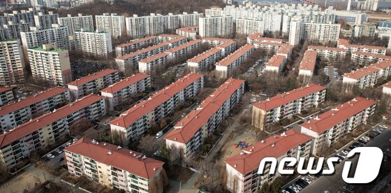 지난해 말 기준 재건축 연한(30년)을 충족한 목동 신시가지 아파트 단지. © News1 이승배 기자