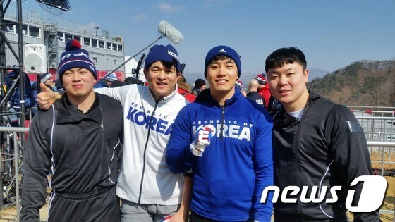 한국 봅슬레이 4인승 대표팀. 왼쪽부터 서영우, 김동현,  전정린, 원윤종. © News1