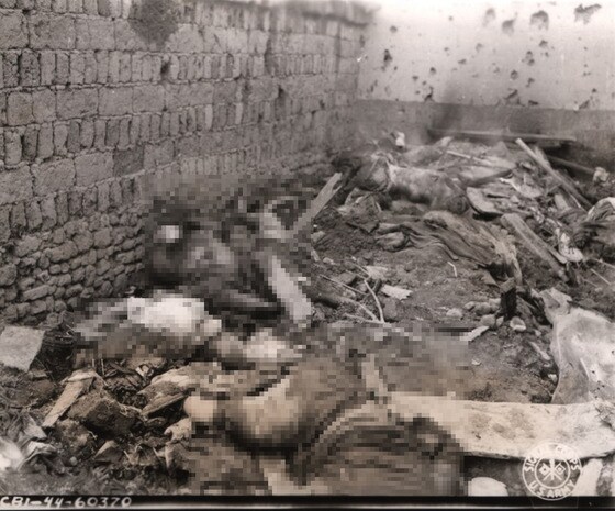 1944년 9월 15일 미국 사진병 프랭크 맨워렌(Frank Manwarren)이 촬영한 위안부 학살 사진(서울시 제공).© News1
