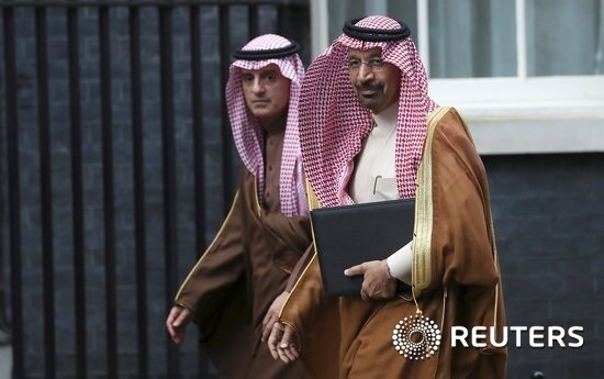 칼리드 알 팔리 사우디 에너지 장관(오른쪽). © 로이터=뉴스1