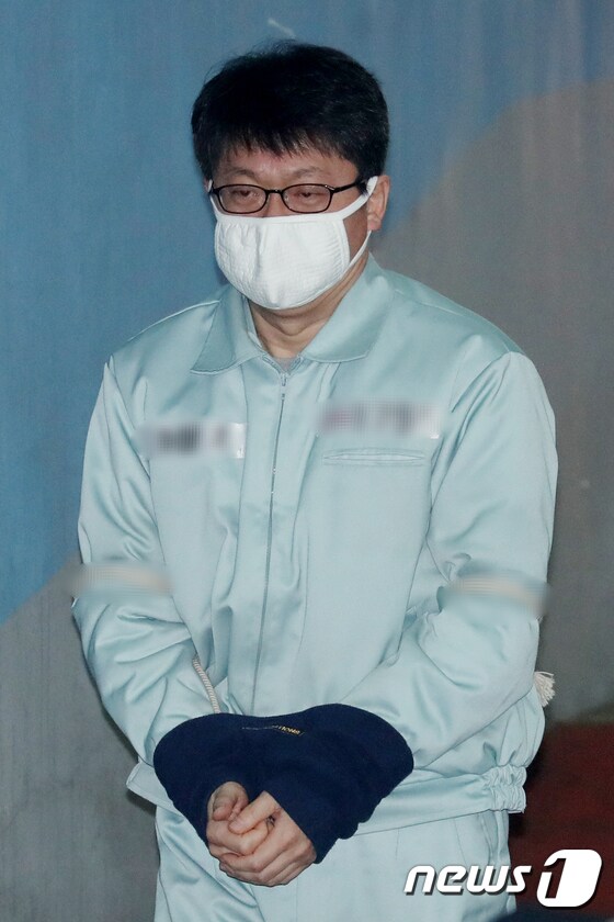 법정 향하는 'MB 가신' 김진모