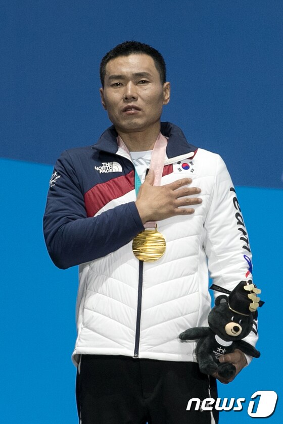 한국 동계패럴림픽 첫 金 '뭉클한 신의현'