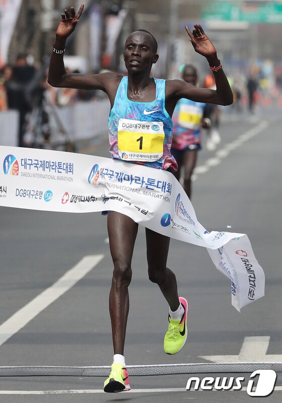 케냐 아브라함 킵툼 '2018 대구국제마라톤 1위'