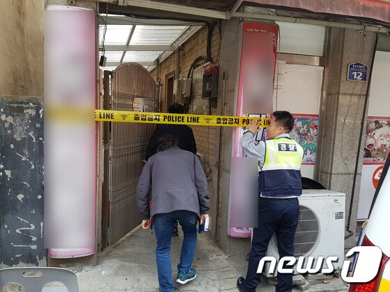 충북 청주시의 한 상가 화장실에서 영아가 숨진 채 발견돼 경찰이 수사에 나섰다. © News1 박태성 기자