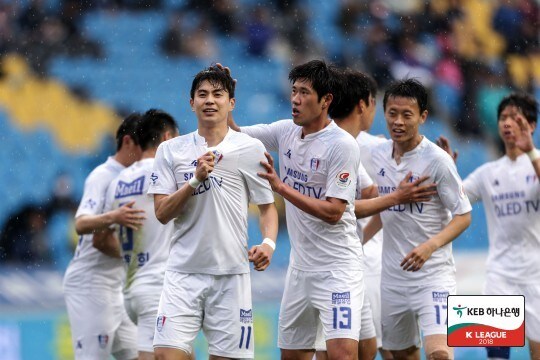 수원삼성은 난타전 끝에 인천을 3-2로 제압했다. (한국프로축구연맹 제공) © News1
