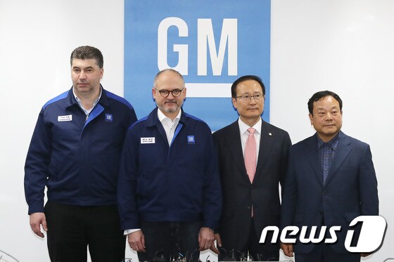 '한국지엠, 2018년 임금 및 단체협약에 대한 교섭 잠정합의 발표 기자회견'