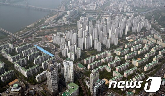 서울시내 아파트 단지. 2018.4.30/뉴스1 © News1 황기선 기자
