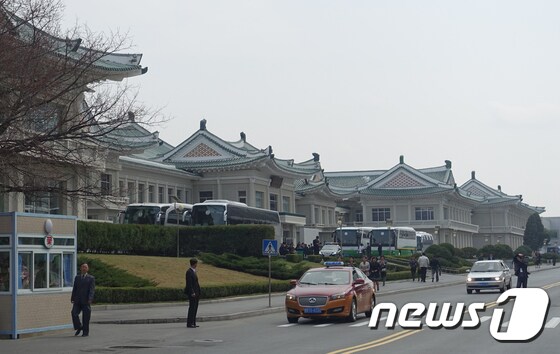 평양 옥류관 앞 시내 © News1 평양공연 사진공동취재단
