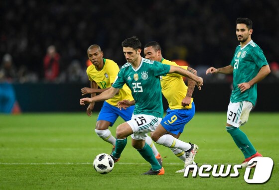 브라질과 독일은 2018 국제축구연맹(FIFA) 러시아 월드컵의 강력한 우승 후보로 꼽힌다. © AFP=News1