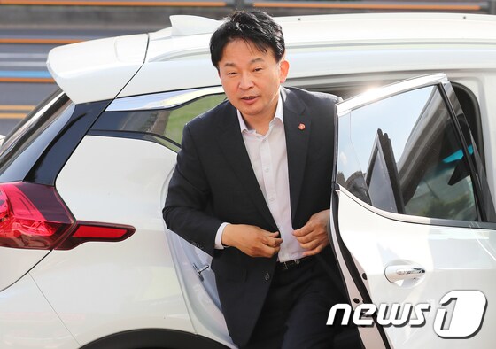 원희룡, 폭행사건 후 선거운동 재개
