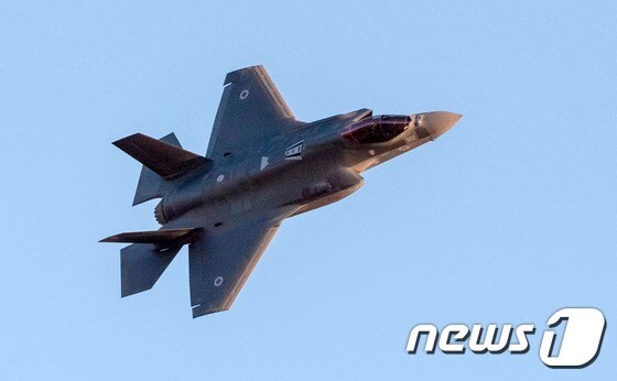 2017년 6월 이스라엘 남부 하체림 공군기지에서 열린 에어쇼의 F-35전투기 © AFP=뉴스1 